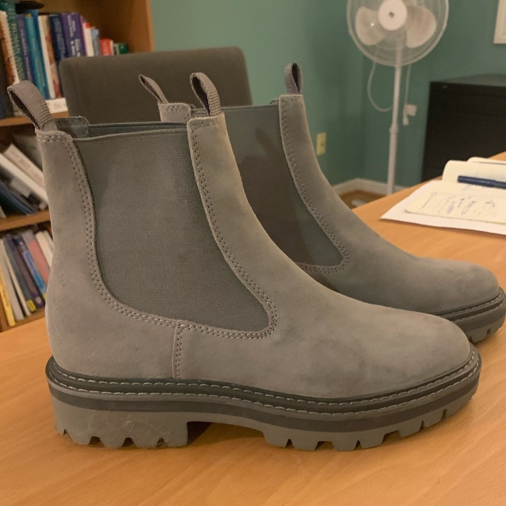 Dolce Vita MOANA H2O Boots in Charcoal Suede